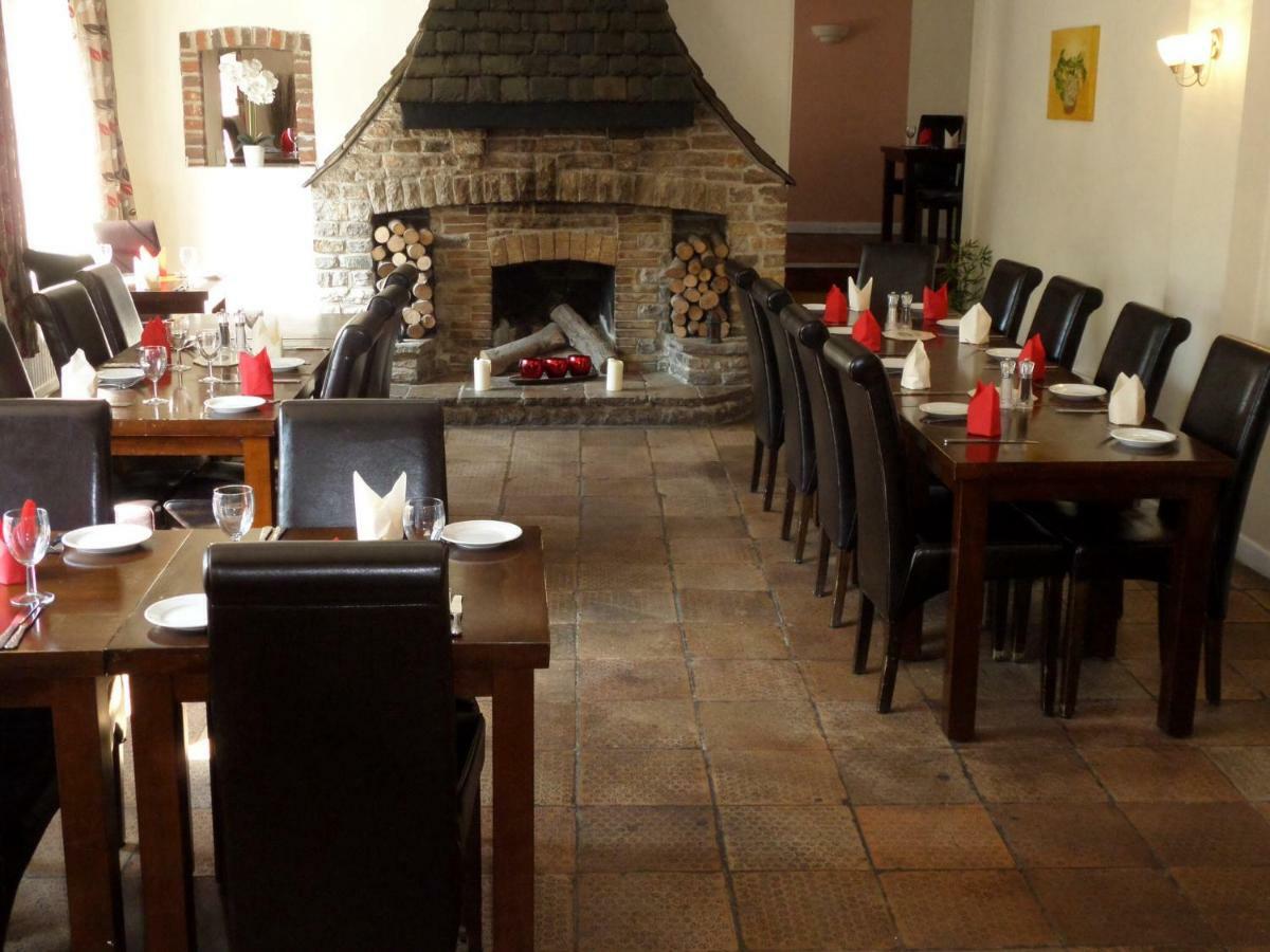 The Poachers Inn Piddletrenthide Екстер'єр фото