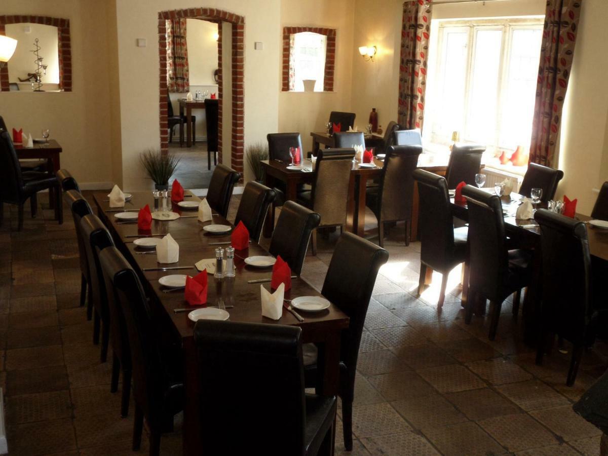The Poachers Inn Piddletrenthide Екстер'єр фото